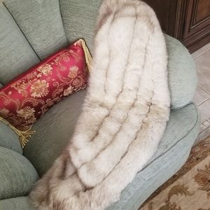 1968 Vintage Fox shawl